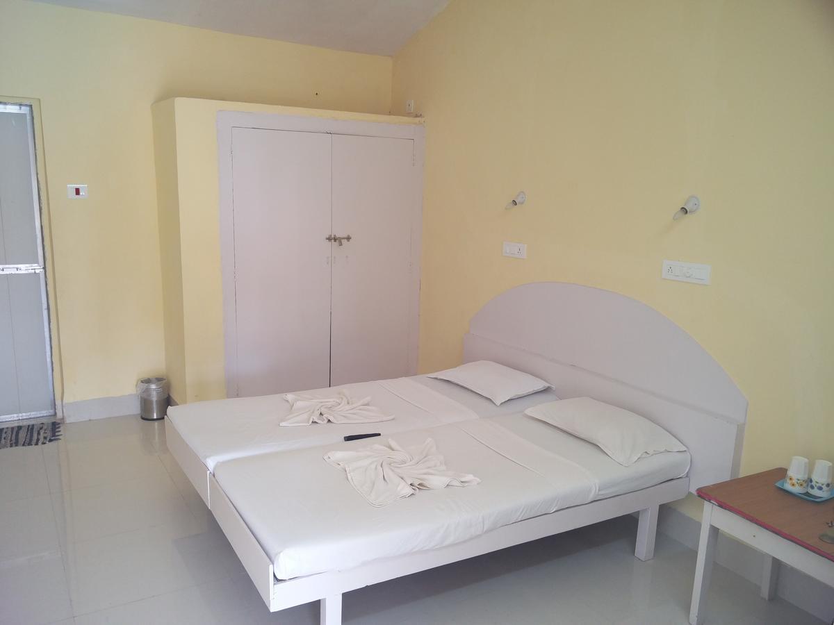 Williams Beach Retreat Colva Esterno foto